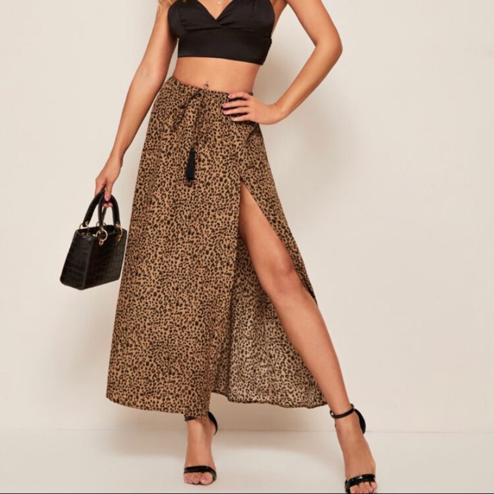 Tassel Tie Waist Split Thigh Leopard Skirt - M